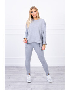 Kesi Complete with oversize grey blouse