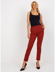 Fashionhunters Women's suit trousers with elastic waistband - burgundy