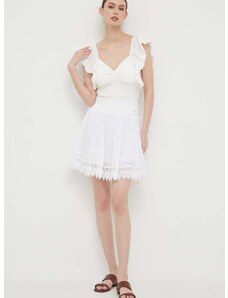 Pamučna suknja Guess boja: bijela, mini, širi se prema dolje