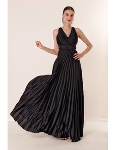 By Saygı Struk i dekolte obloženi plisirana duga satenska haljina crna