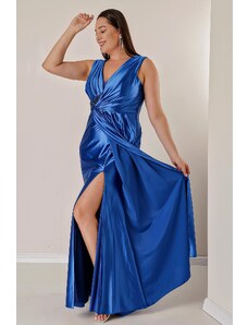 By Saygı Plus veličina duga satenska haljina s perlama detalja i obložena draping sprijeda.