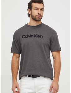 Pamučna majica Calvin Klein za muškarce, boja: siva, s aplikacijom