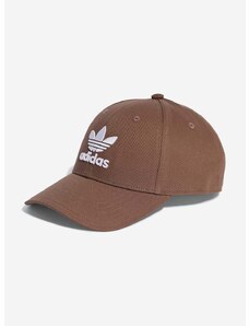 Pamučna kapa sa šiltom adidas Originals boja: smeđa, s uzorkom, IB9970-brown