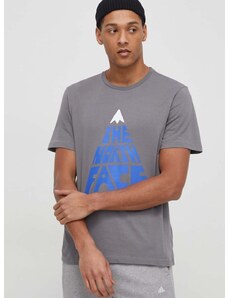 Pamučna majica The North Face za muškarce, boja: siva, s tiskom, NF0A87EN0UZ1