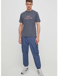 Pamučna majica New Balance za muškarce, boja: siva, s tiskom, MT41582GT