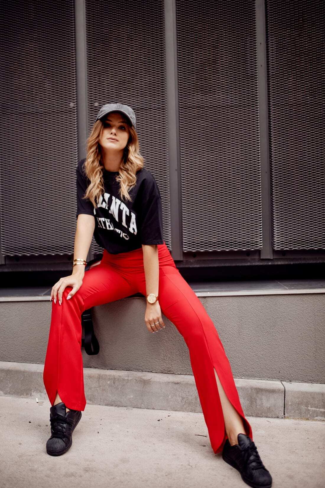 FASARDI Elegantne crvene hlače s prorezom