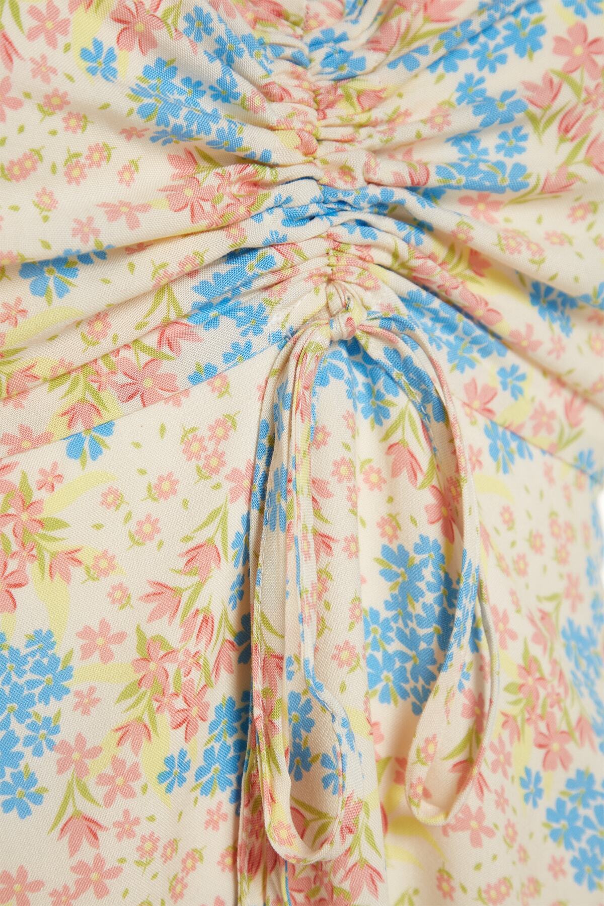 Trendyol krivulja Raznobojna haljina s cvjetnim printom