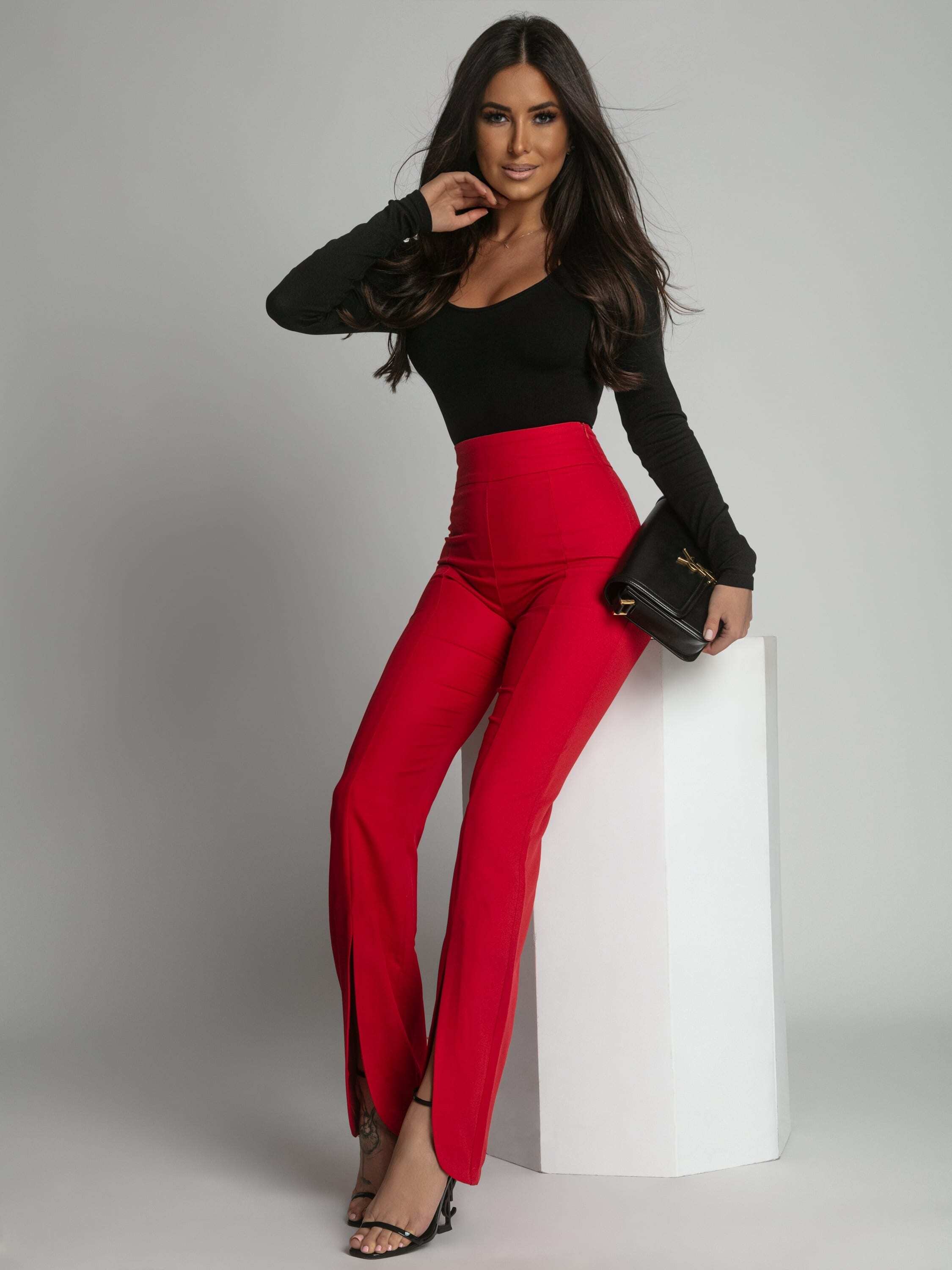 FASARDI Elegantne crvene hlače s prorezom