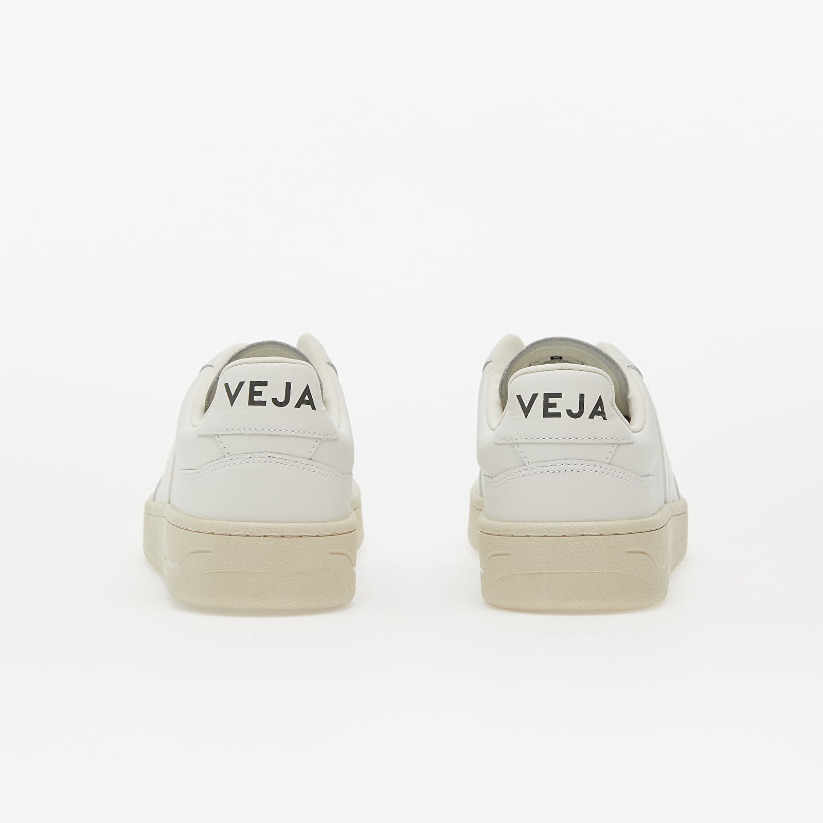 Veja V-90 Extra White