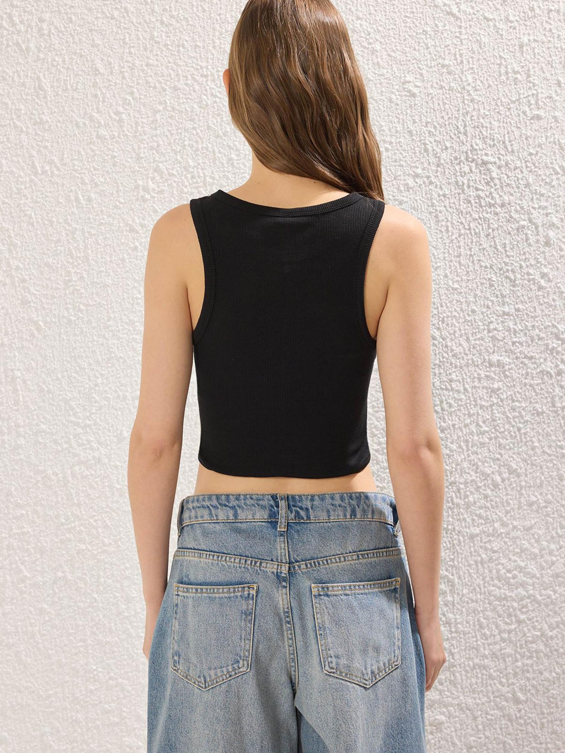 Trendyol Top 'Athlete' ecru/prljavo bijela / tamno plava / crna