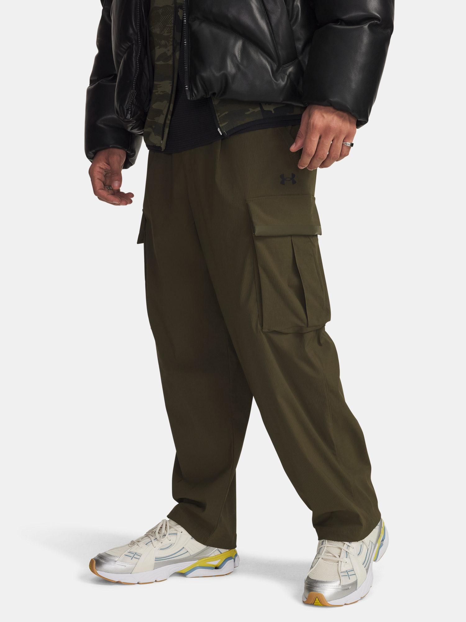 Men's Under Armour UA UNSTPBLE TXTR WOVEN CARGO-GRN - Men's Sports Trousers