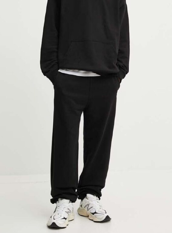 Donji dio trenirke širokog kroja