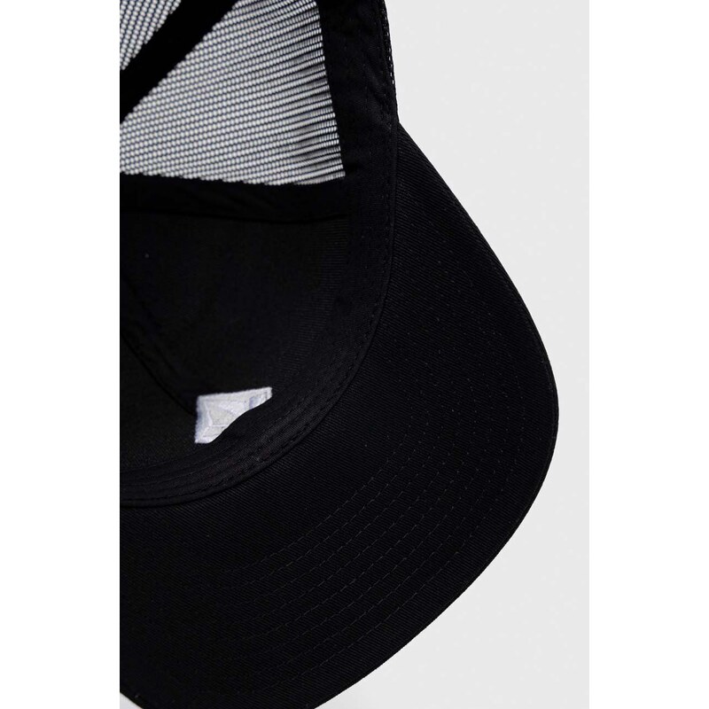 Kapa sa šiltom Volcom boja: crna, s aplikacijom
