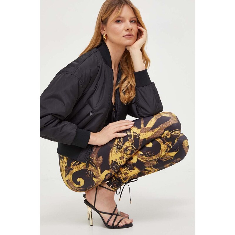 Dvostrana bomber jakna Versace Jeans Couture za žene, boja: crna, za prijelazno razdoblje, oversize