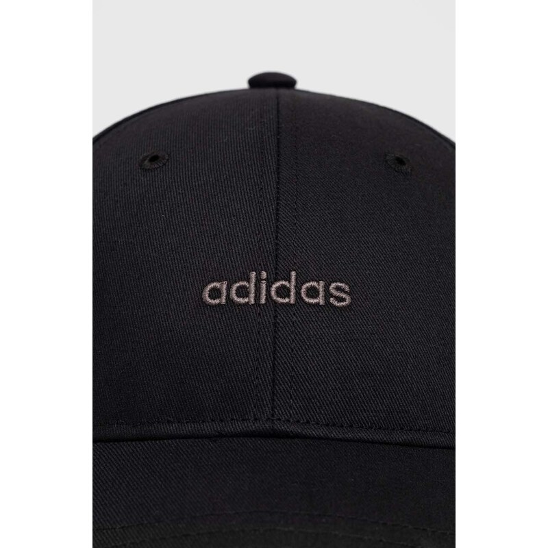 Kapa sa šiltom adidas boja: crna, s aplikacijom