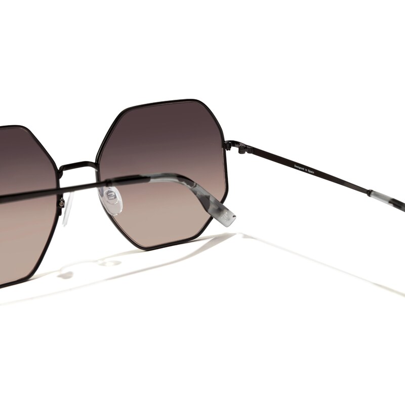 HAWKERS Sunčane naočale 'LUMINA' crna