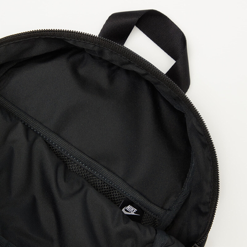 Ruksak Nike Sportswear Futura 365 W Mini Backpack Black/ Black/ White 6