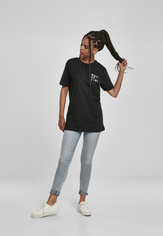 Merchcode Majica 'Never On Time' crna / bijela