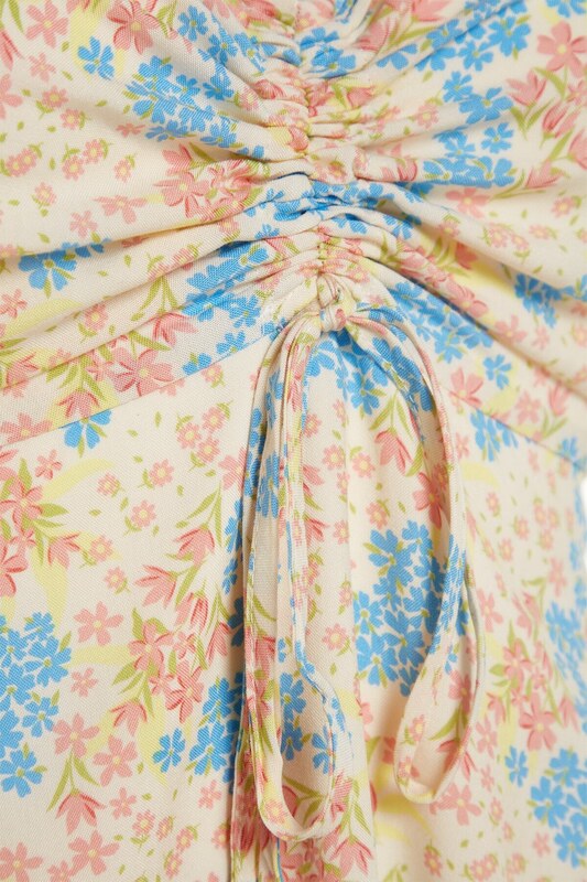 Trendyol krivulja Raznobojna haljina s cvjetnim printom