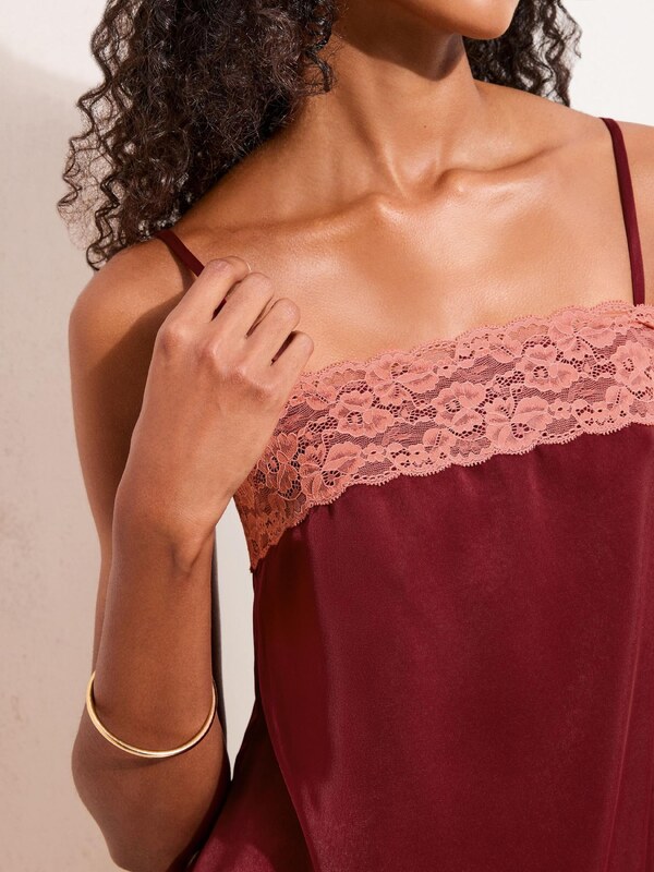 Friends Like These Top rosé / burgund