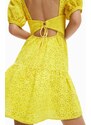 Pamučna haljina Desigual boja: žuta, mini, širi se prema dolje